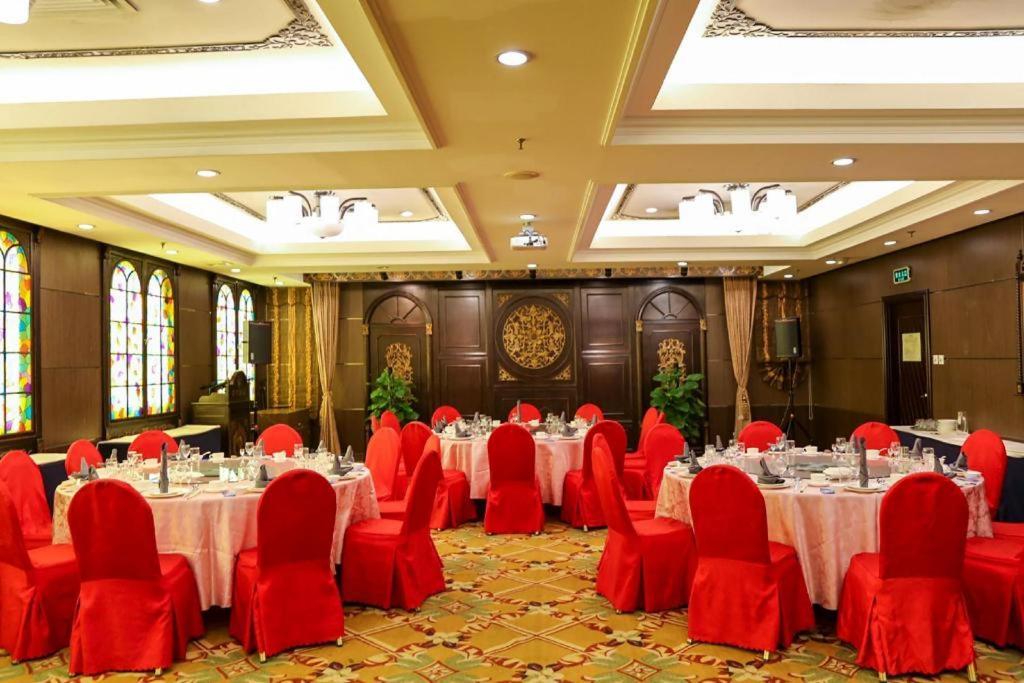 Dong Fang Hotel Peking Exteriér fotografie
